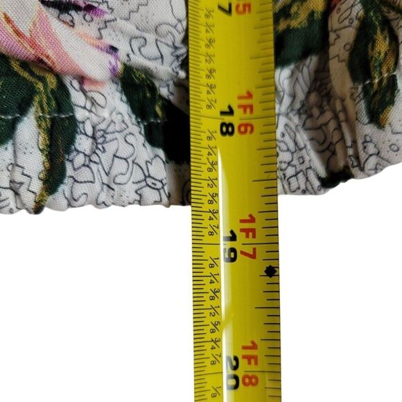 One Clothing Gray Floral Drawstring Waist Blouse Size L - Picture 7 of 8